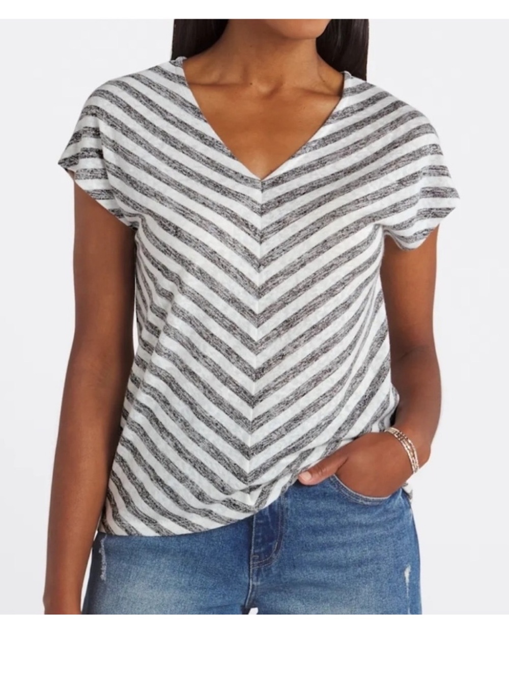 Bobeau V neck tee